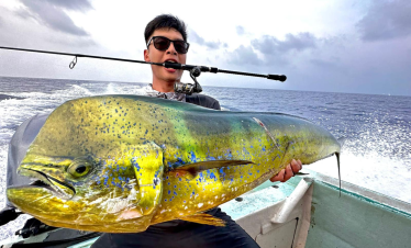 Fishing at Rompin, Malaysia. Dorado (Mahi Mahi) caught using speed jig at unjam.